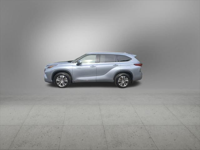 used 2021 Toyota Highlander Hybrid car, priced at $38,998