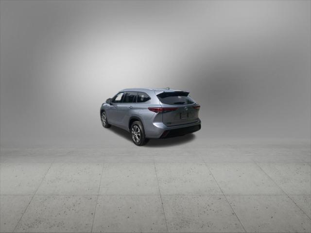 used 2021 Toyota Highlander Hybrid car, priced at $38,998