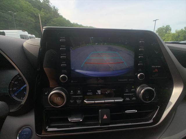 used 2021 Toyota Highlander Hybrid car, priced at $38,998