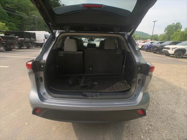 used 2021 Toyota Highlander Hybrid car, priced at $38,998