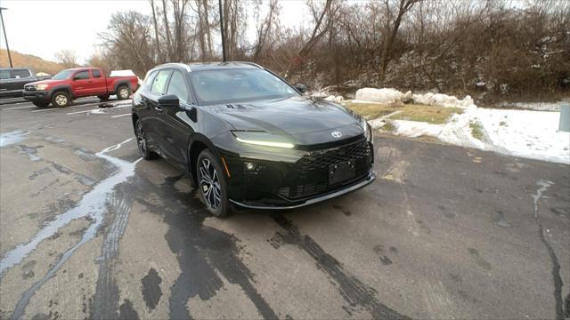 new 2025 Toyota Crown Signia car