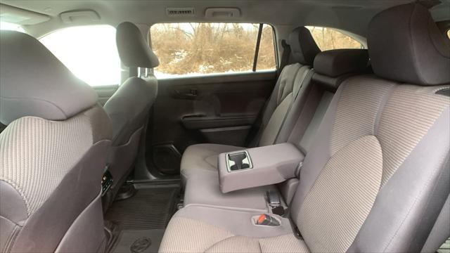 used 2023 Toyota Highlander car, priced at $31,998