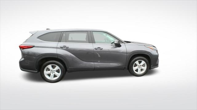 used 2023 Toyota Highlander car, priced at $31,998