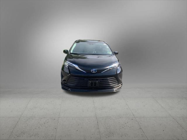 new 2025 Toyota Sienna car, priced at $43,750