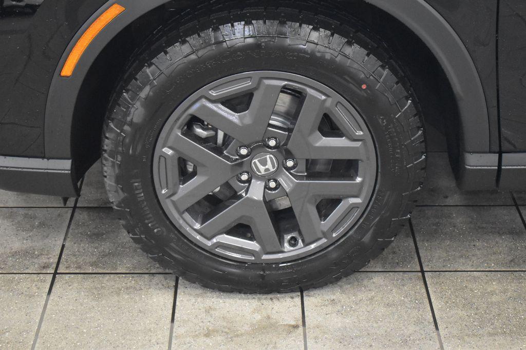 new 2026 Honda CR-V Hybrid car, priced at $38,400