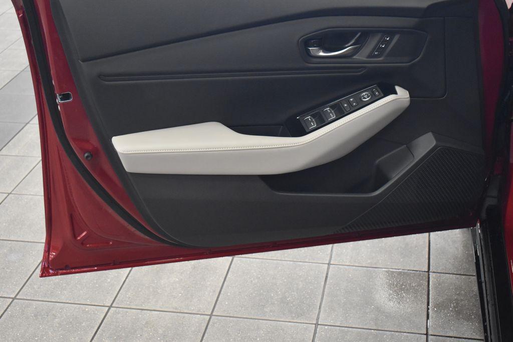 new 2025 Honda Accord Hybrid car, priced at $38,300