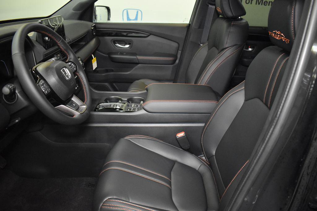 new 2025 Honda Pilot car, priced at $47,995