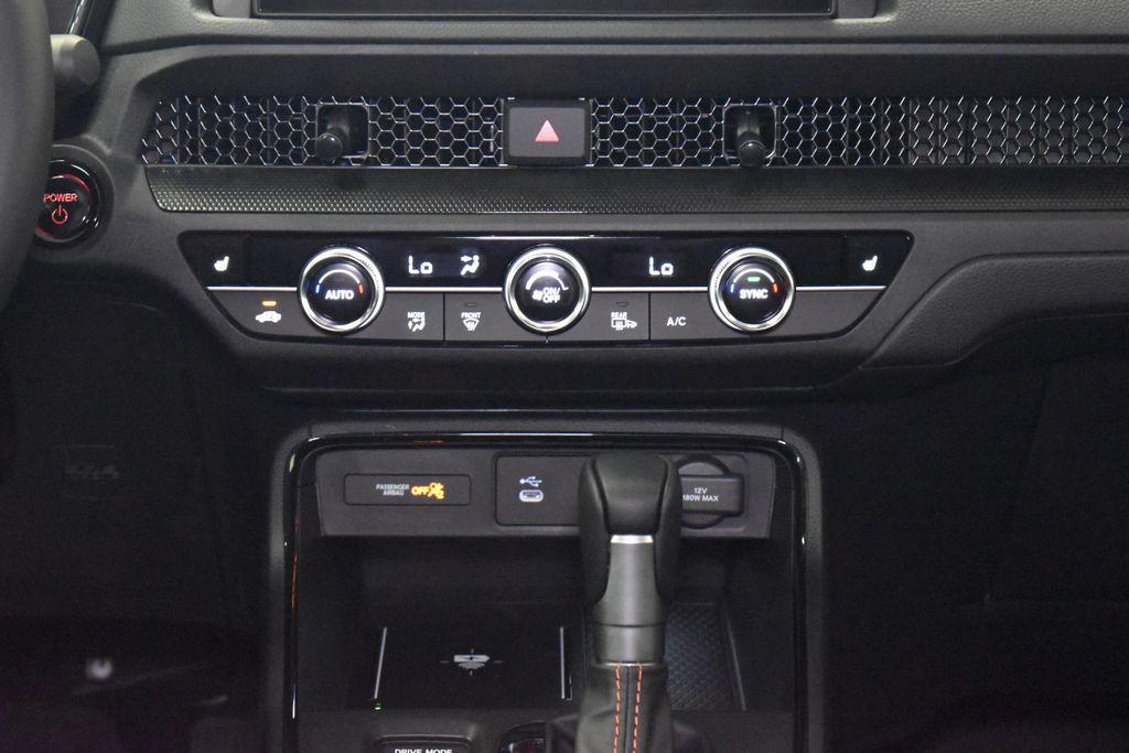 new 2026 Honda CR-V Hybrid car, priced at $39,925