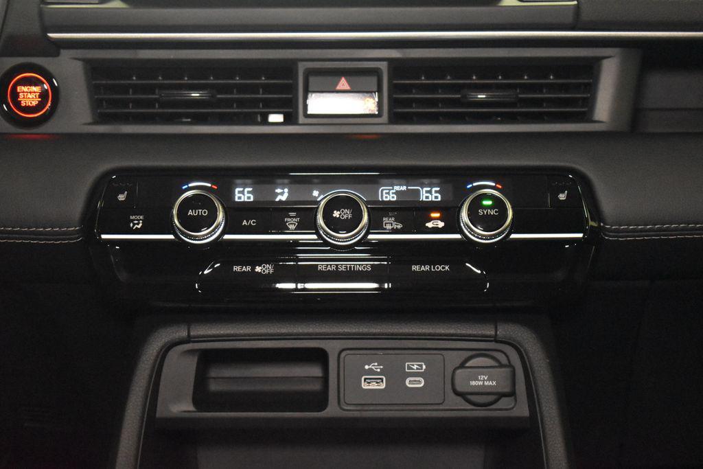 new 2025 Honda Pilot car, priced at $51,550