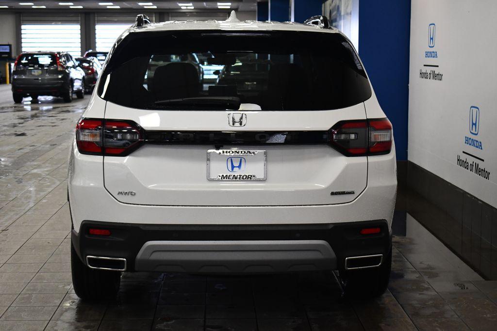 new 2025 Honda Pilot car, priced at $53,450