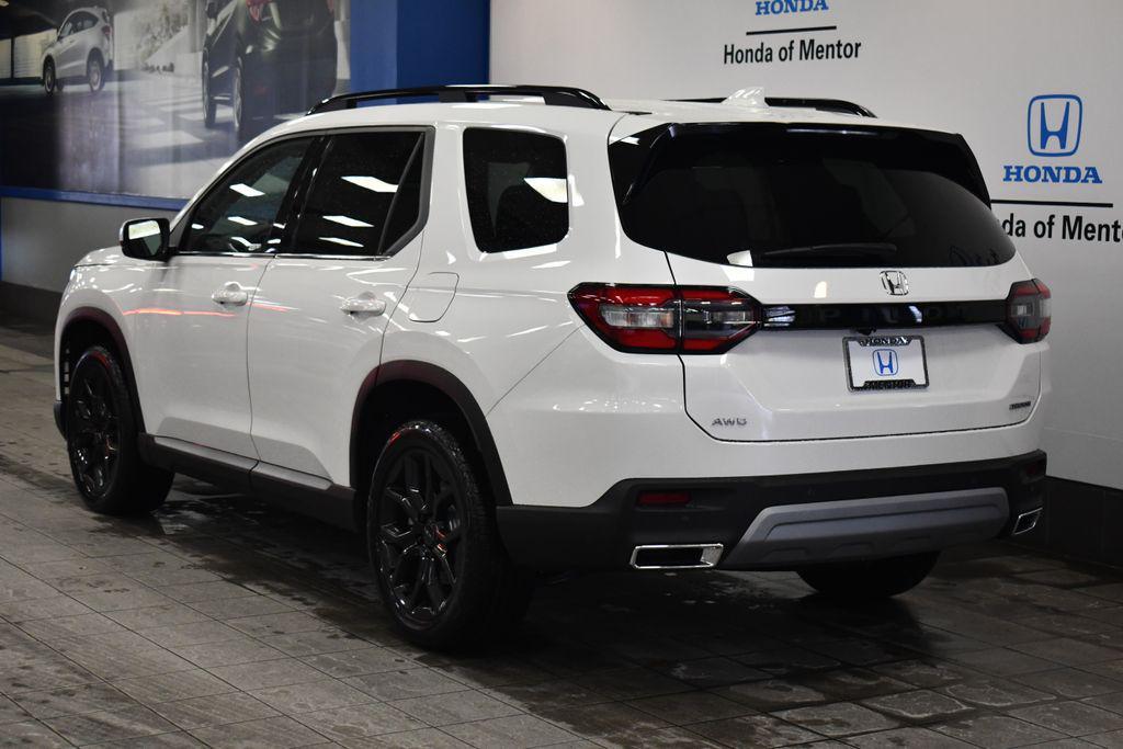 new 2025 Honda Pilot car, priced at $53,450