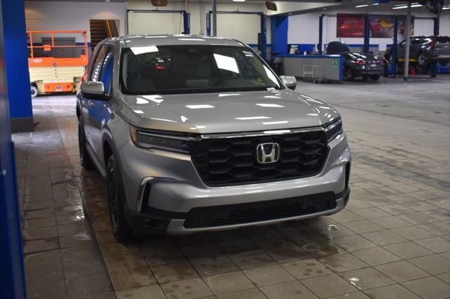 new 2025 Honda Pilot car, priced at $47,680