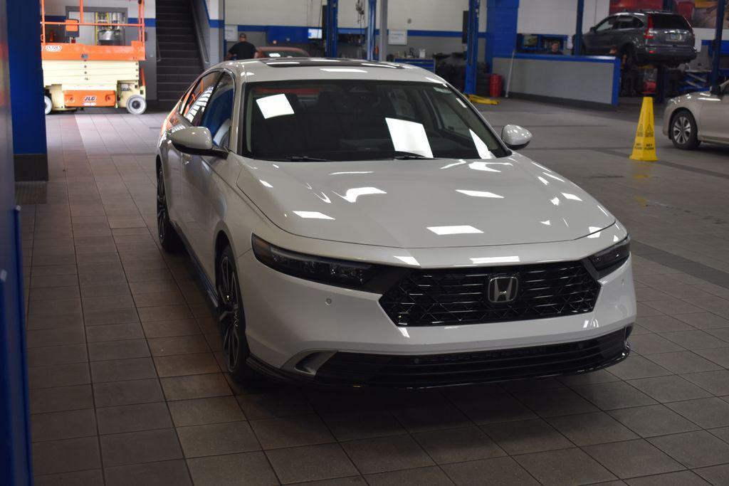 new 2025 Honda Accord Hybrid car, priced at $38,405