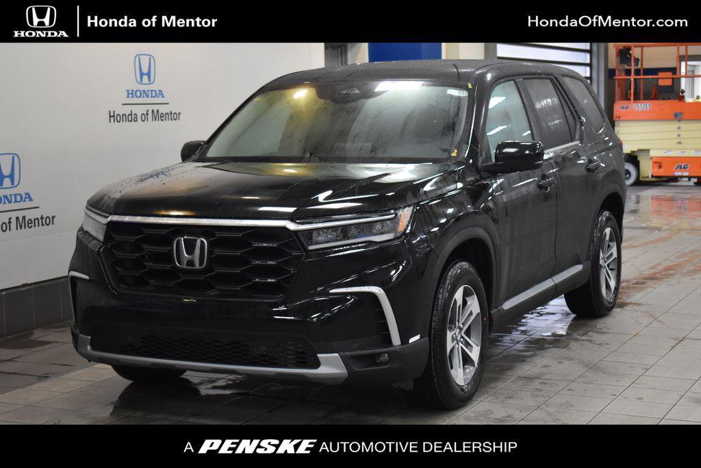 new 2025 Honda Pilot car, priced at $44,550