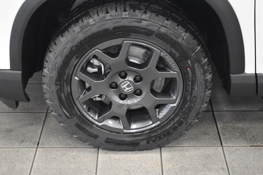 new 2025 Honda Pilot car, priced at $48,980