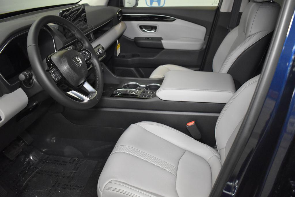 new 2025 Honda Pilot car, priced at $49,445