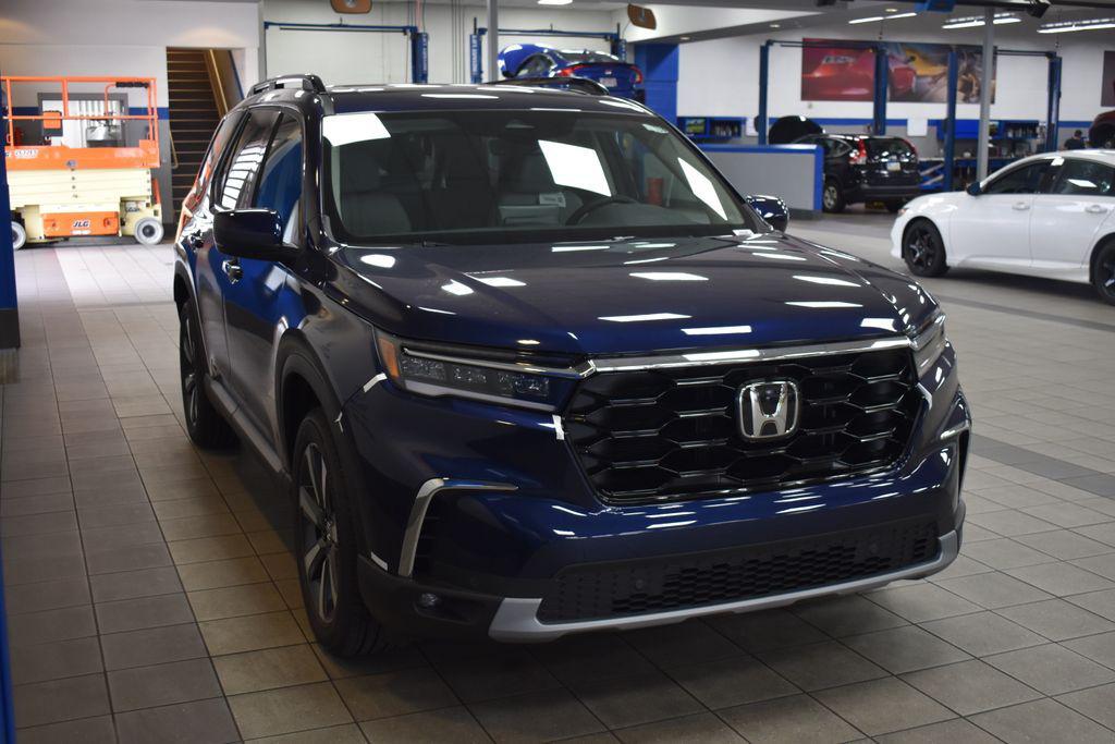 new 2025 Honda Pilot car, priced at $49,445