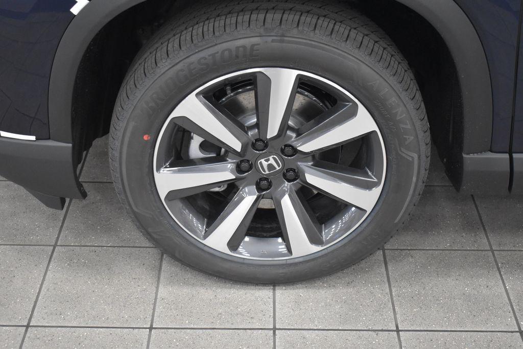 new 2025 Honda Pilot car, priced at $49,445