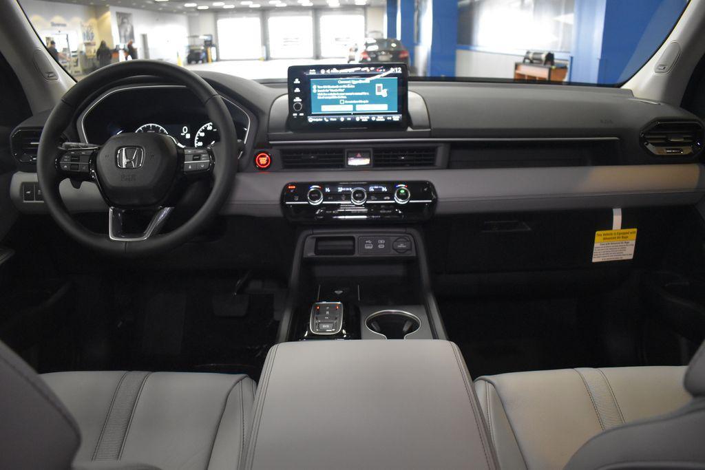 new 2025 Honda Pilot car, priced at $49,445