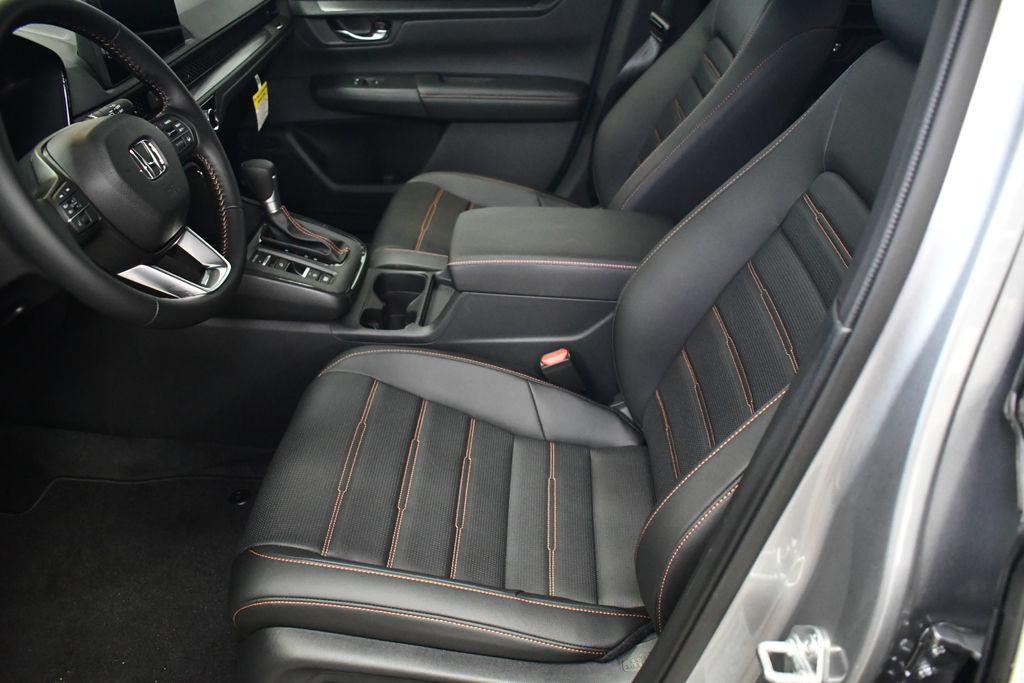 new 2026 Honda CR-V Hybrid car, priced at $39,670