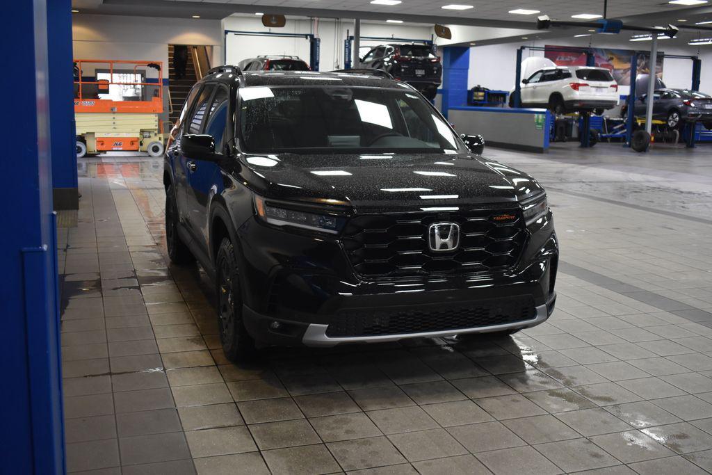new 2025 Honda Pilot car, priced at $50,895