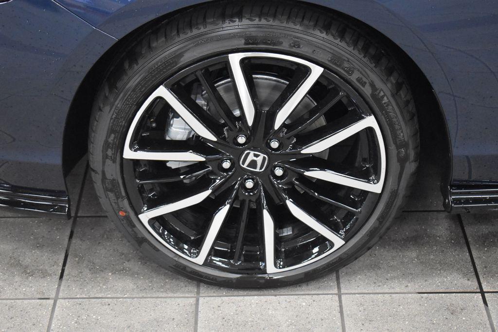 new 2025 Honda Accord Hybrid car, priced at $40,450