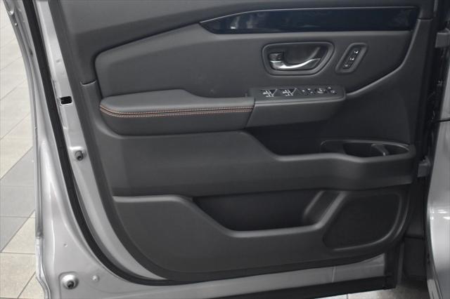 new 2025 Honda Pilot car, priced at $48,850