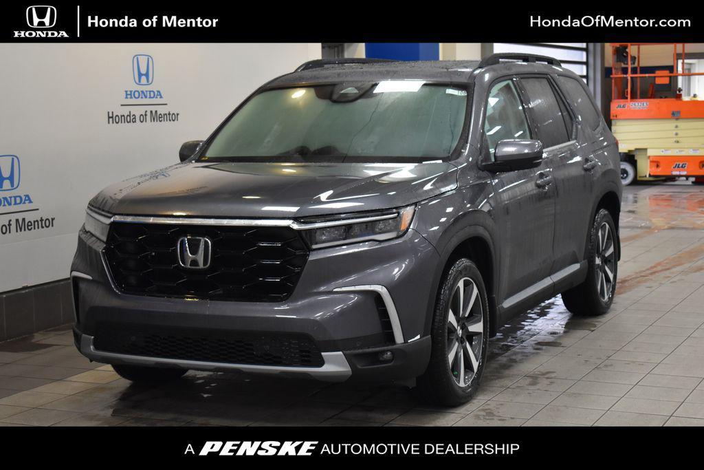new 2025 Honda Pilot car, priced at $50,550