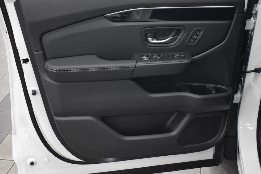 new 2025 Honda Pilot car, priced at $52,280