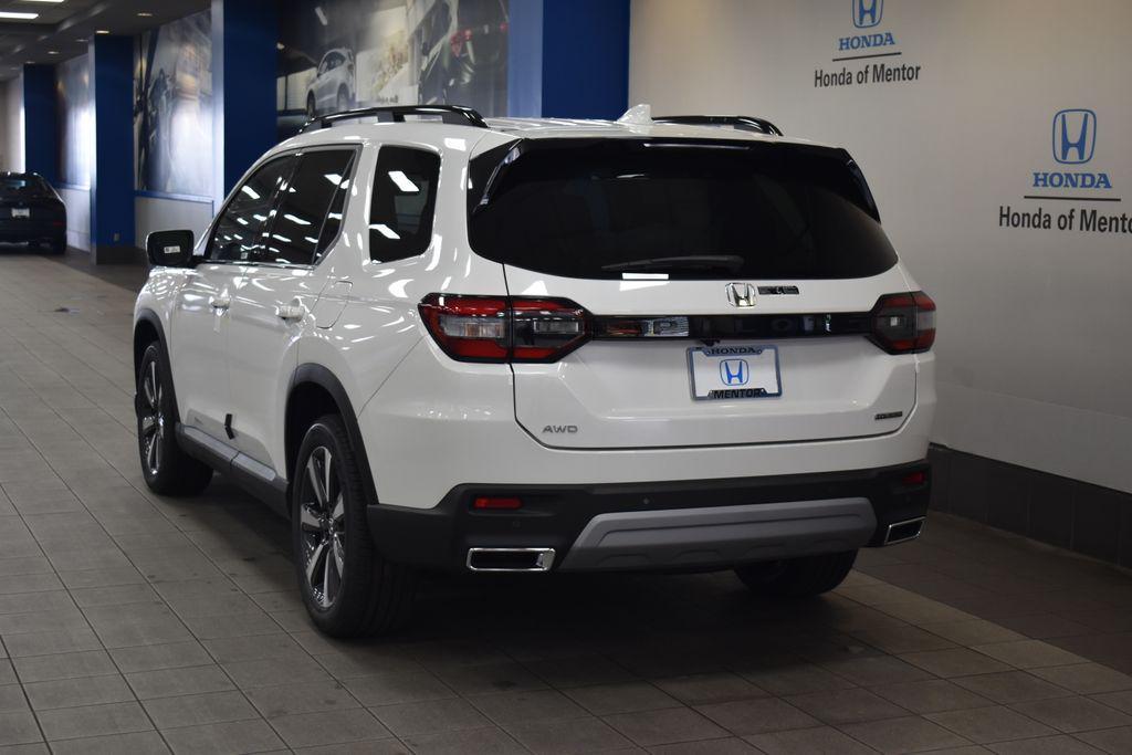 new 2025 Honda Pilot car, priced at $52,280