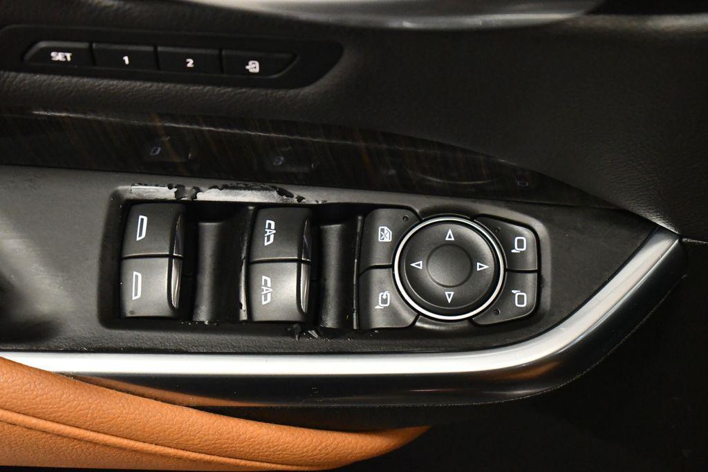 used 2019 Cadillac XT4 car, priced at $15,550