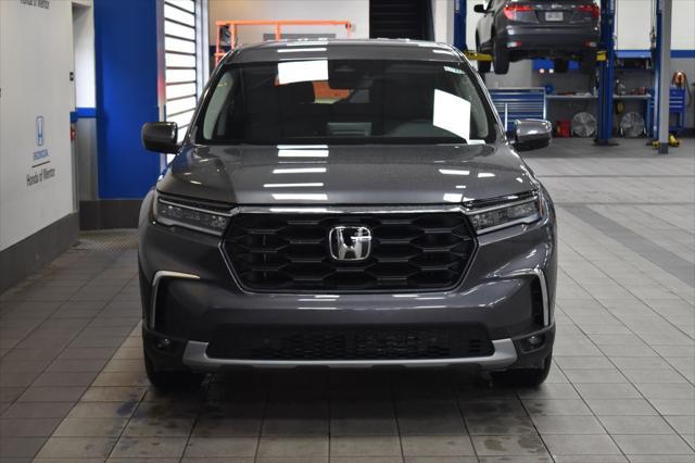new 2025 Honda Pilot car, priced at $44,550