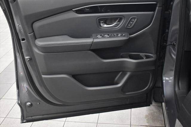 new 2025 Honda Pilot car, priced at $44,550