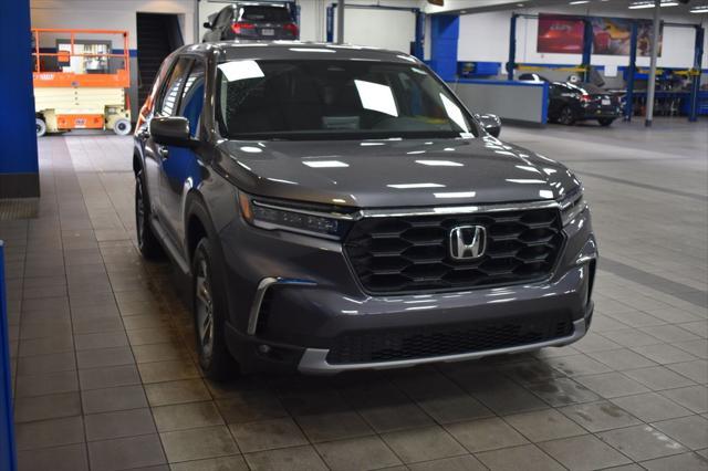 new 2025 Honda Pilot car, priced at $44,550