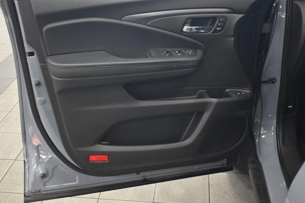 used 2022 Honda Pilot car, priced at $34,550