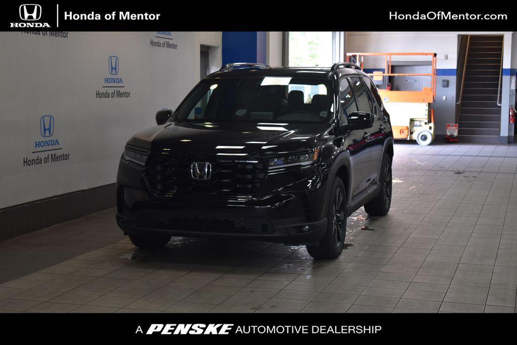 new 2025 Honda Pilot car, priced at $56,075