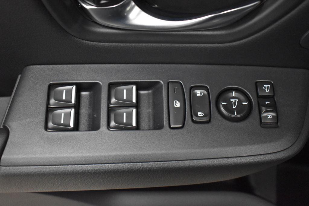 new 2025 Honda Pilot car, priced at $54,575