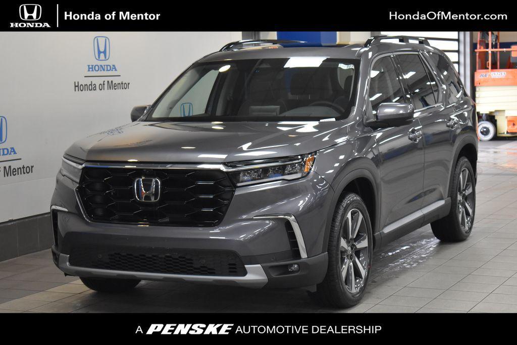 new 2025 Honda Pilot car, priced at $54,575