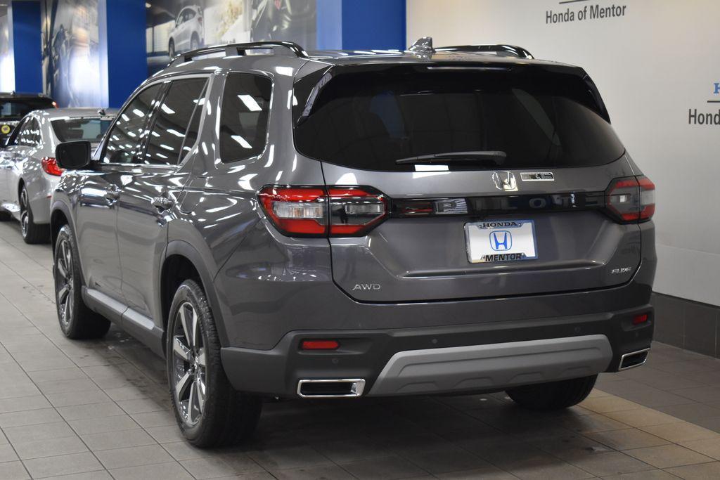 new 2025 Honda Pilot car, priced at $54,575