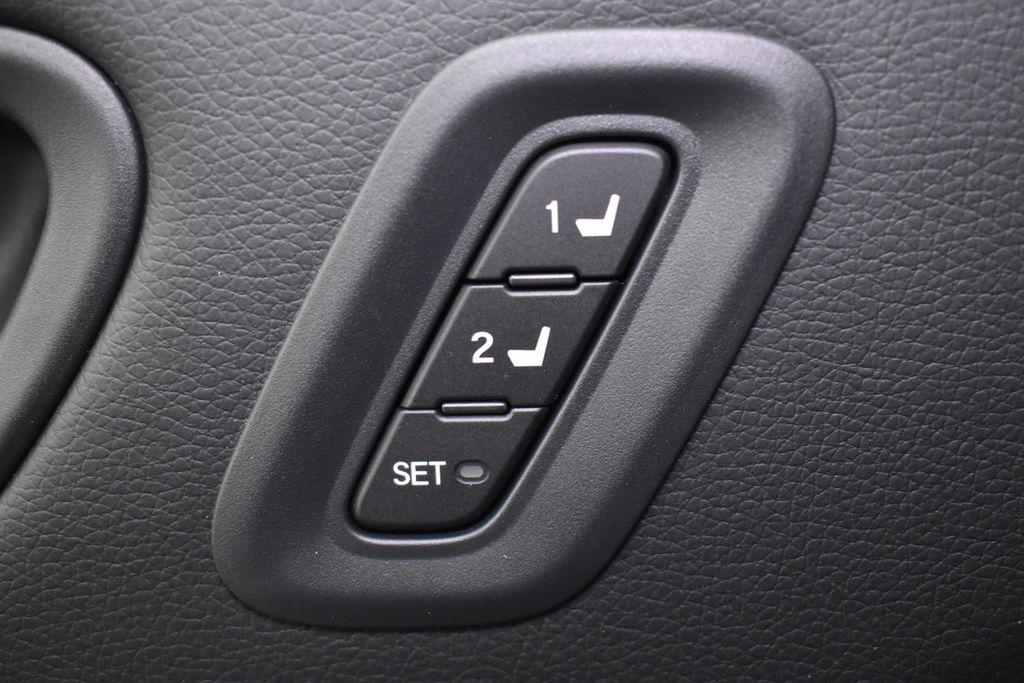 new 2025 Honda Pilot car, priced at $54,575