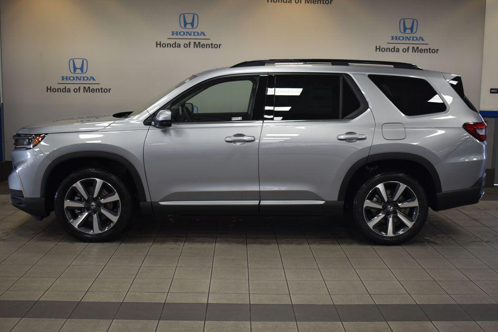 new 2025 Honda Pilot car, priced at $47,545