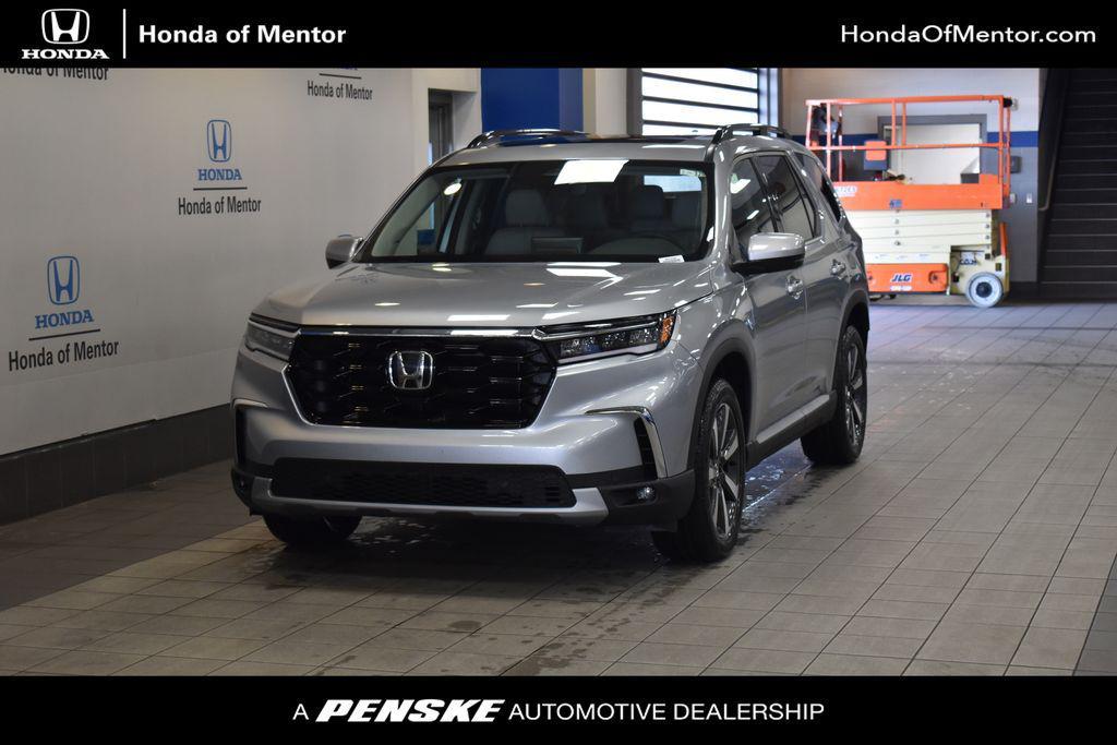 new 2025 Honda Pilot car, priced at $47,545