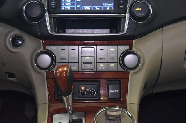 used 2013 Toyota Highlander car, priced at $13,950