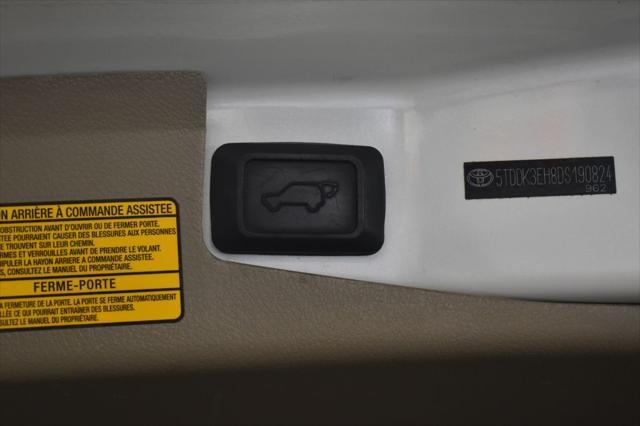 used 2013 Toyota Highlander car, priced at $13,950