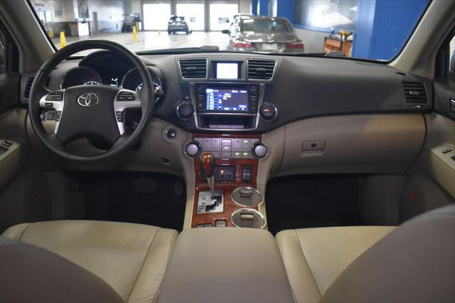 used 2013 Toyota Highlander car, priced at $13,950