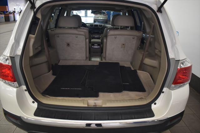 used 2013 Toyota Highlander car, priced at $13,950