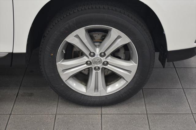 used 2013 Toyota Highlander car, priced at $13,950