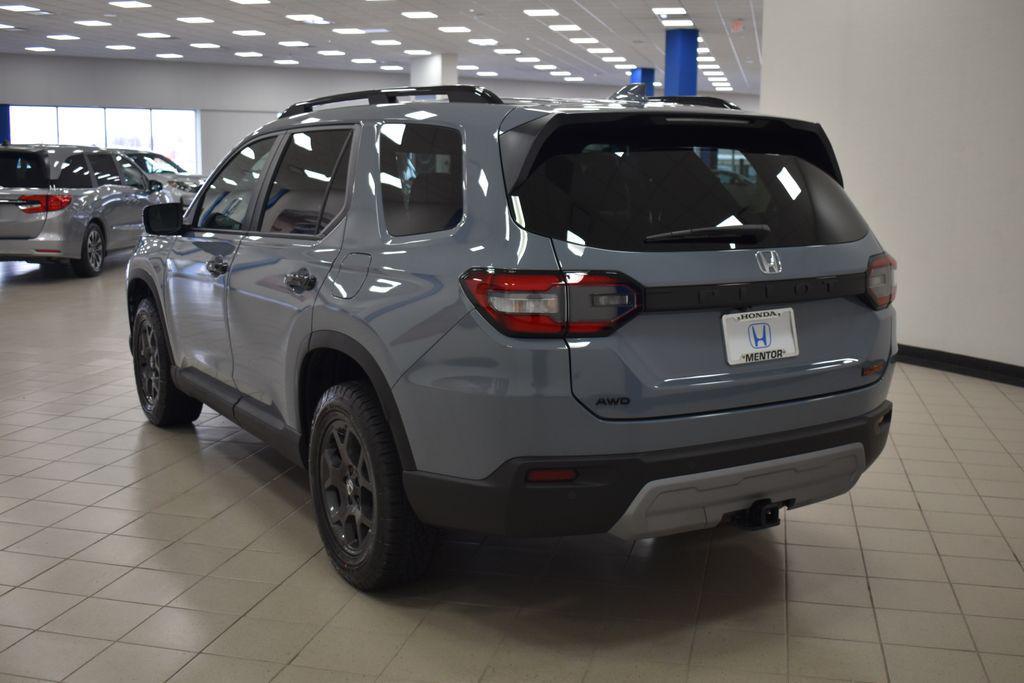 new 2025 Honda Pilot car, priced at $51,350