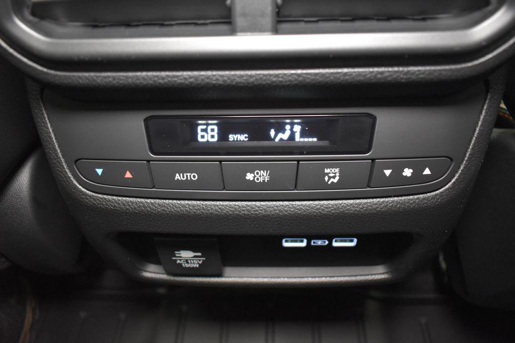 new 2025 Honda Pilot car, priced at $51,350