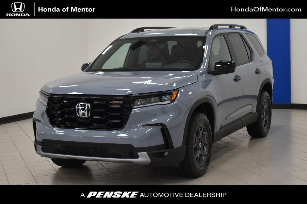 new 2025 Honda Pilot car, priced at $51,350